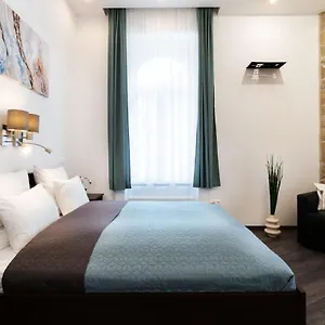 Comfy New At Castle Apartamento